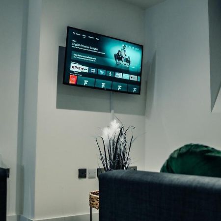 Bv Cosy Basement Apartment At Conditioning House Bradford  Exterior foto