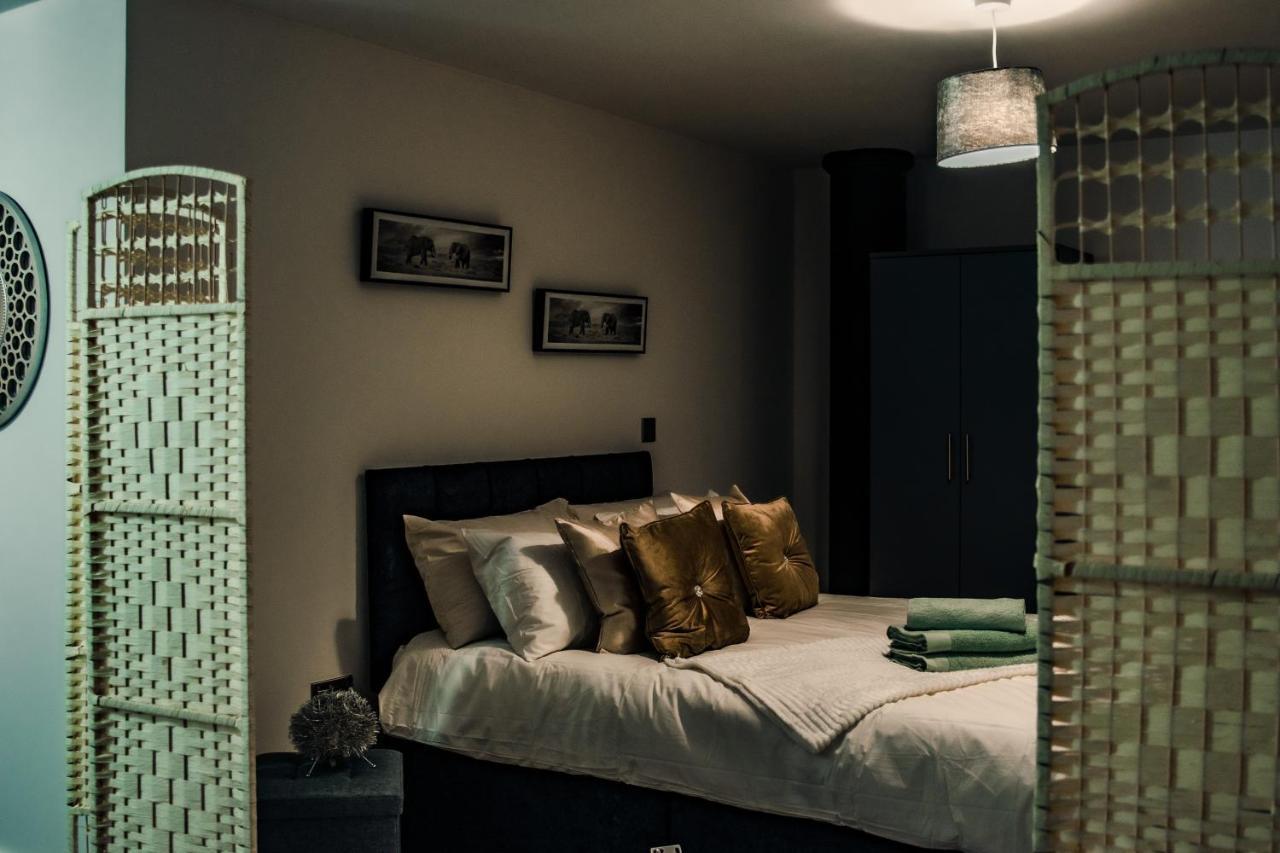 Bv Cosy Basement Apartment At Conditioning House Bradford  Exterior foto
